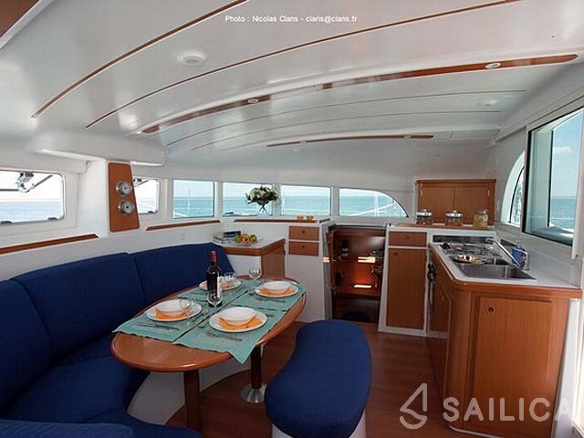 Lagoon 380 S2 - Yacht Charter Sailica