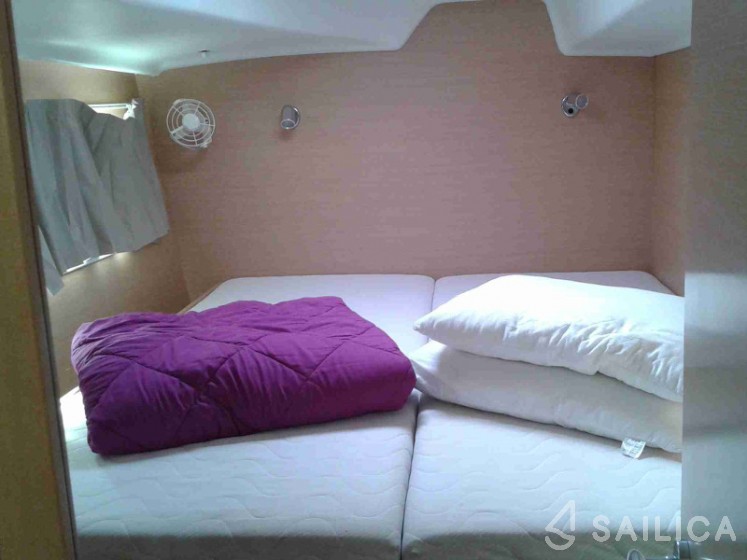 Lagoon 380 S2 - Yacht Charter Sailica