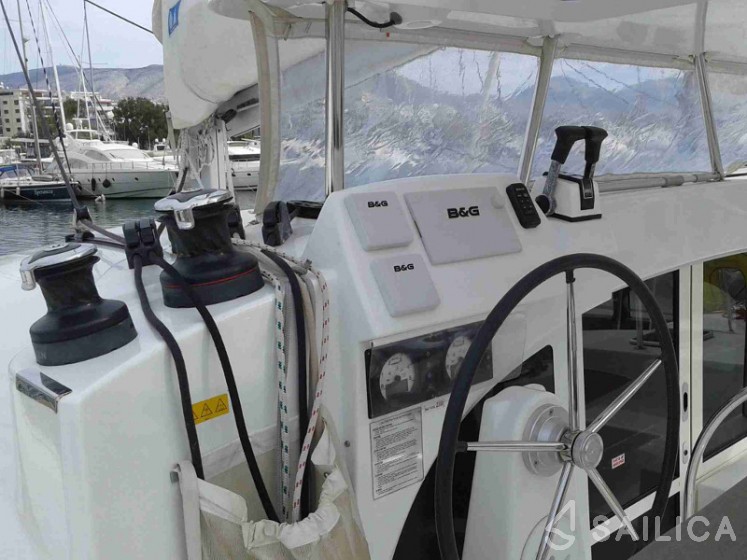 Lagoon 380 S2 - Yacht Charter Sailica