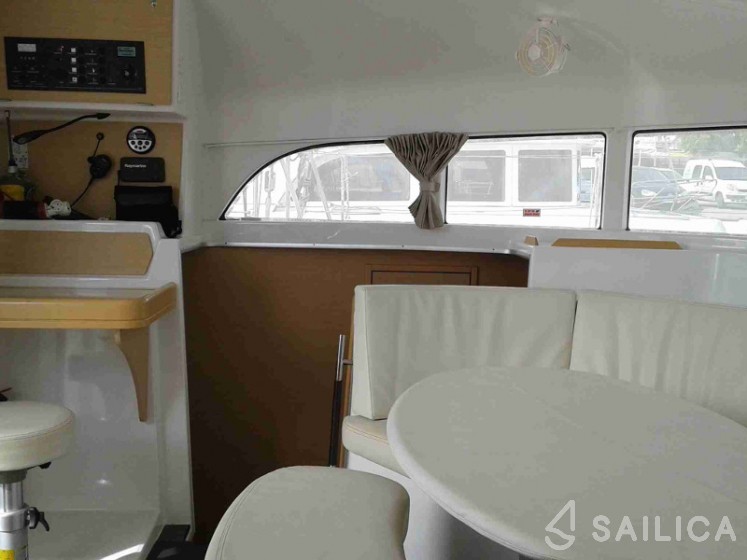 Lagoon 380 S2 - Yacht Charter Sailica