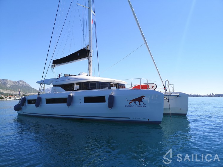 Lagoon 50 - Yacht Charter Sailica