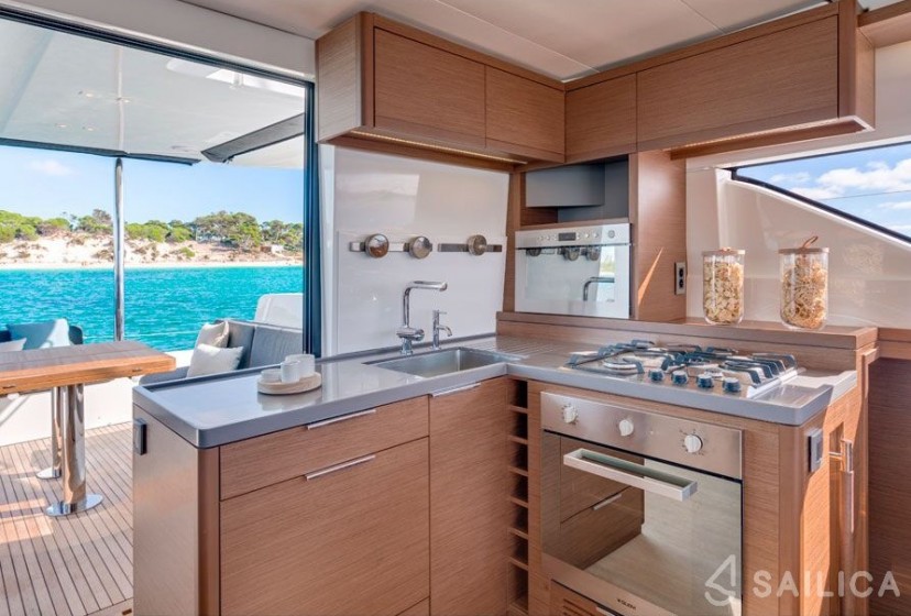 Lagoon 50 - Yacht Charter Sailica