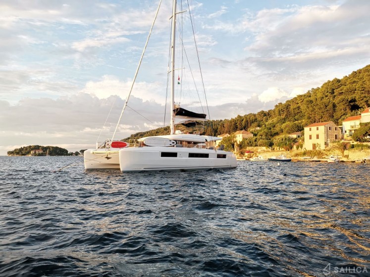 Lagoon 50 - Yacht Charter Sailica