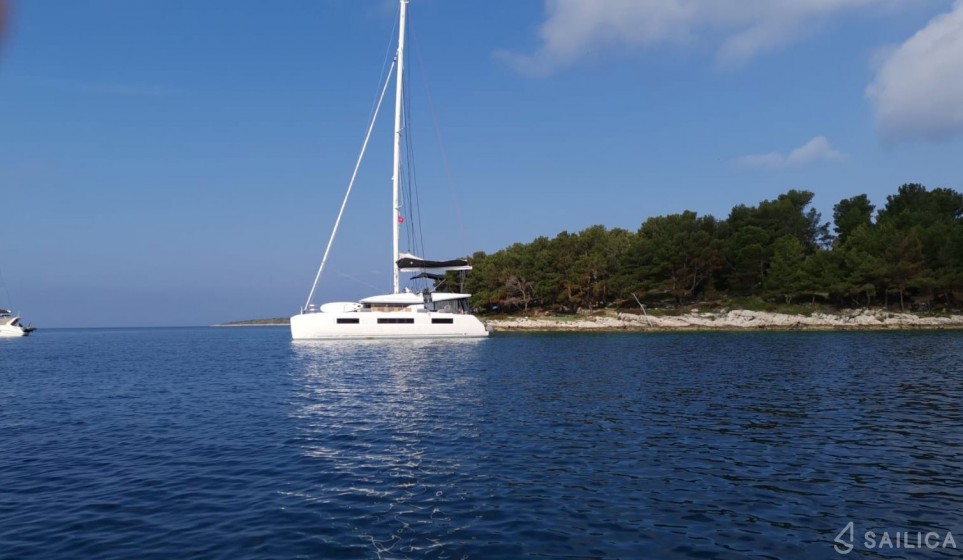 Lagoon 50 - Yacht Charter Sailica