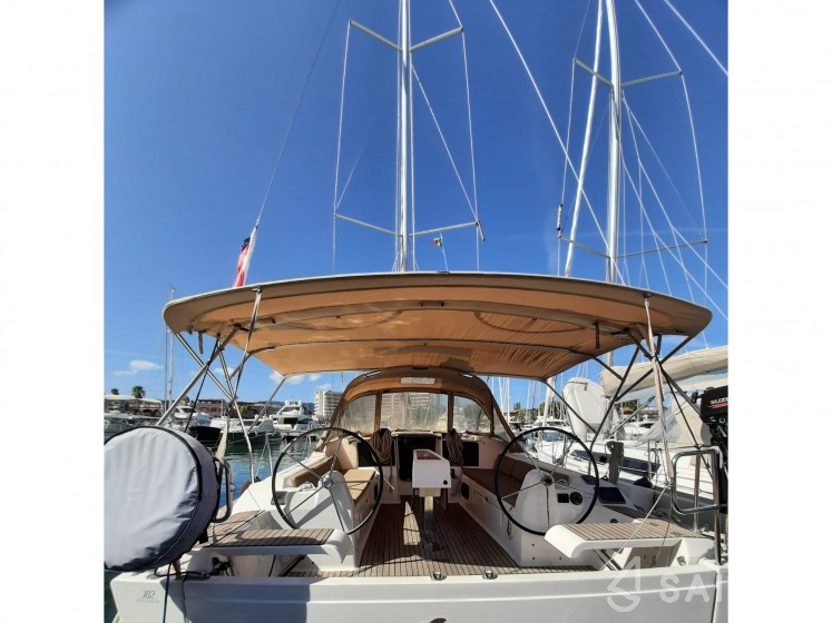 Dufour 382 GL - Yacht Charter Sailica