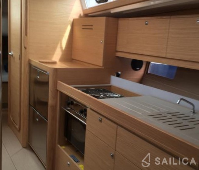 Dufour 382 GL - Yacht Charter Sailica