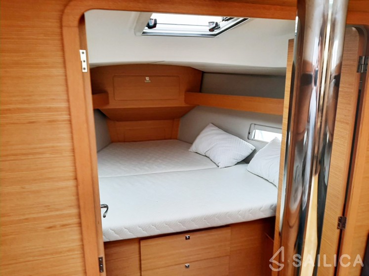 Dufour 382 GL - Yacht Charter Sailica