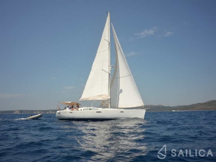 Oceanis 50 - Yacht Charter Sailica