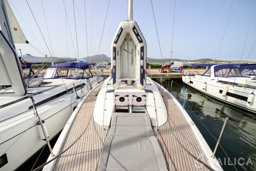 Jeanneau 54 - Yacht Charter Sailica
