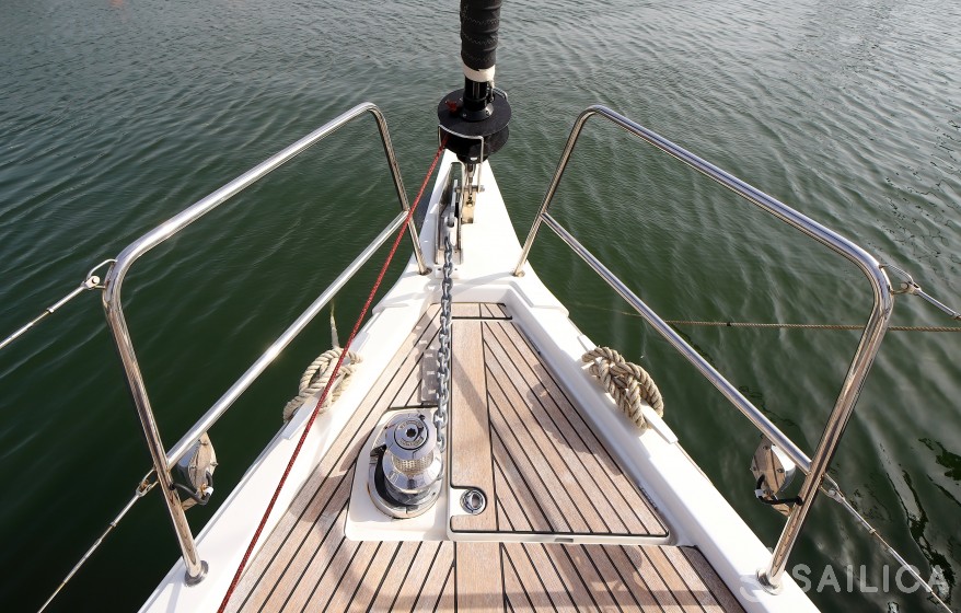 Jeanneau 54 - Yacht Charter Sailica