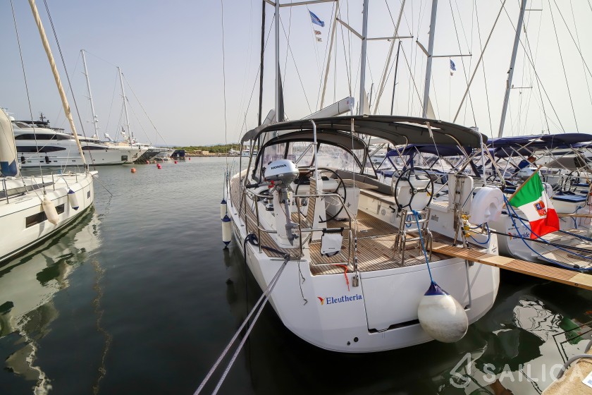 Jeanneau 54 - Yacht Charter Sailica