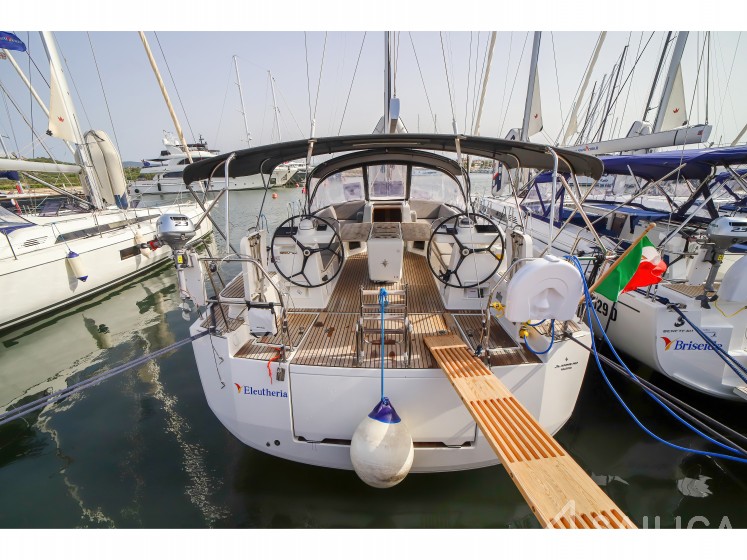 Jeanneau 54 - Yacht Charter Sailica