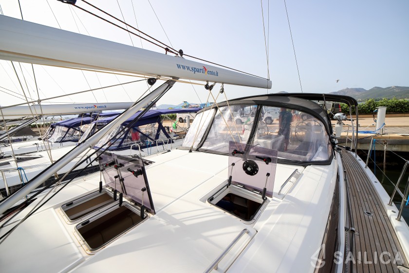 Jeanneau 54 - Yacht Charter Sailica