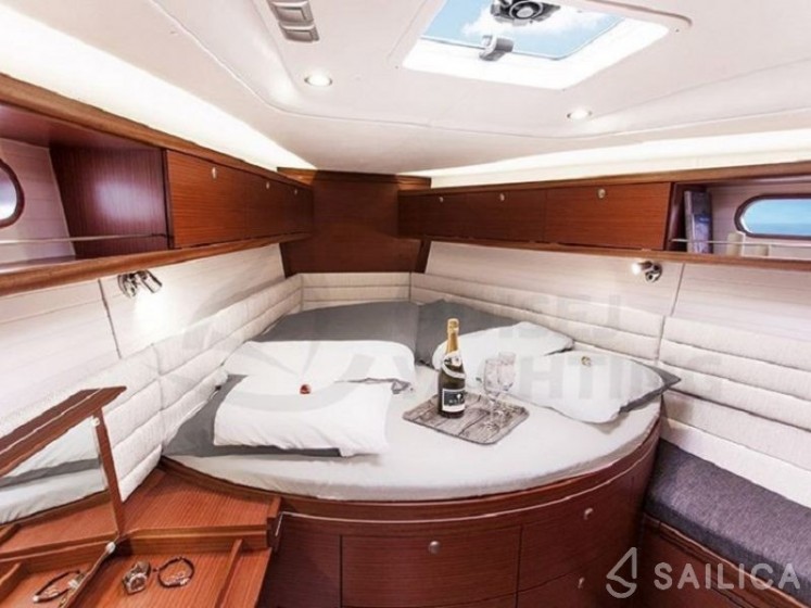 Delphia 47 - Yacht Charter Sailica