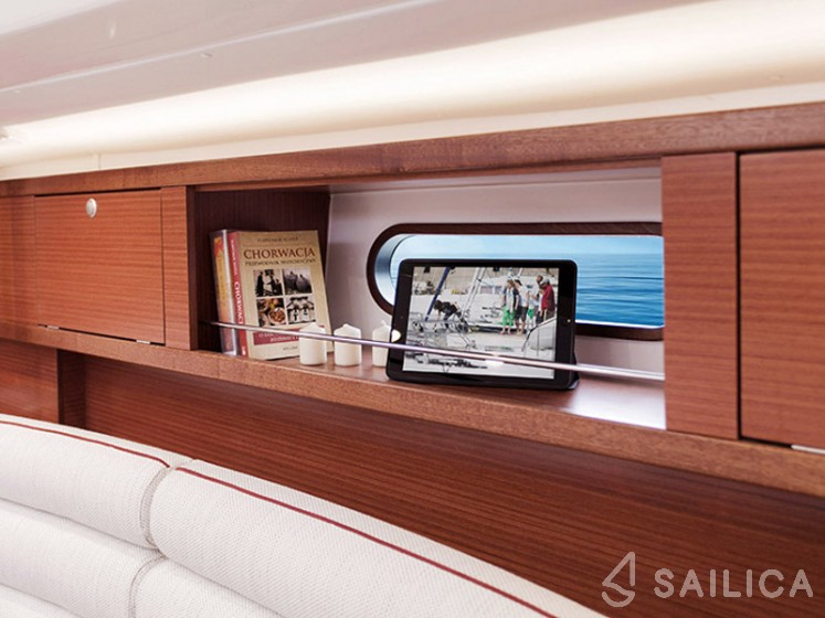 Delphia 47 - Yacht Charter Sailica