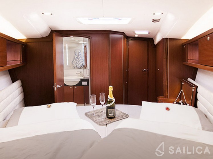 Delphia 47 - Yacht Charter Sailica