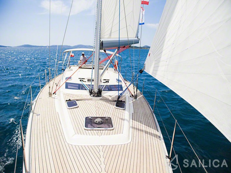 Delphia 47 - Yacht Charter Sailica