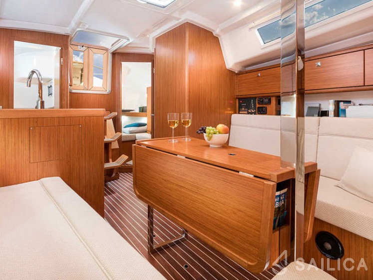 Bavaria 34 Cruiser - Yacht Charter Sailica