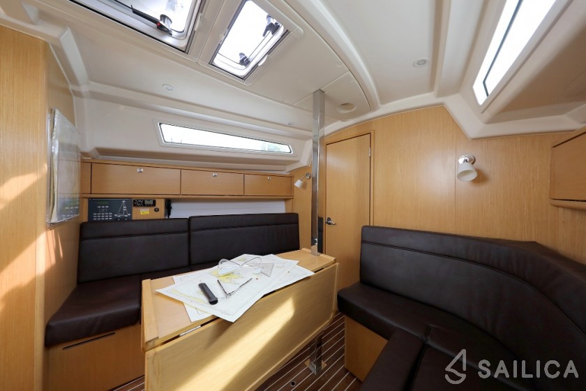 Bavaria 34 Cruiser - Yacht Charter Sailica