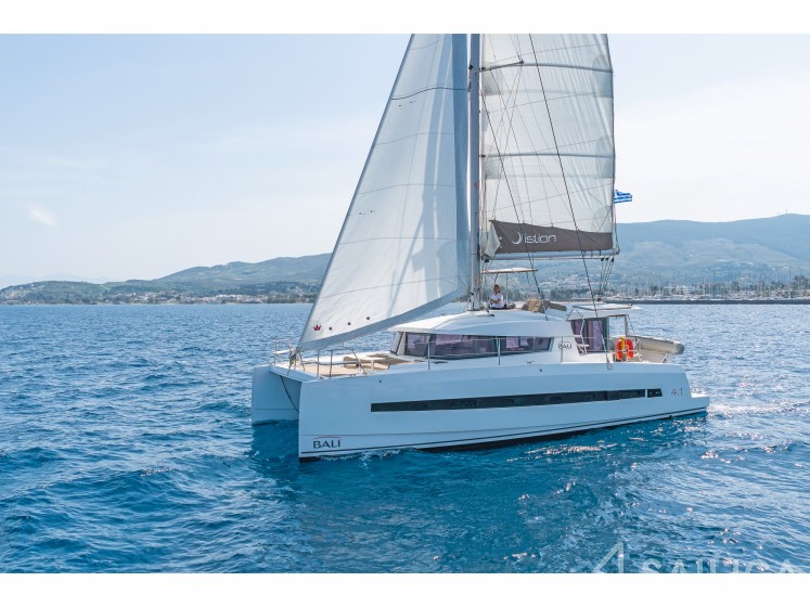 Bali 4.1 - Yacht Charter Sailica