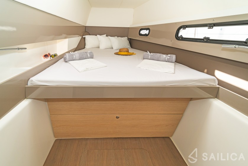 Bali 4.1 - Yacht Charter Sailica