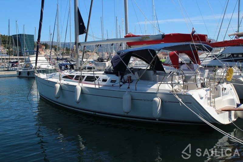 Sun Odyssey 43  - Yacht Charter Sailica