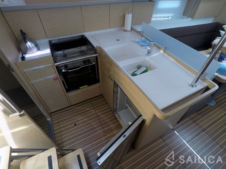 Elan 40 Impression - Yacht Charter Sailica