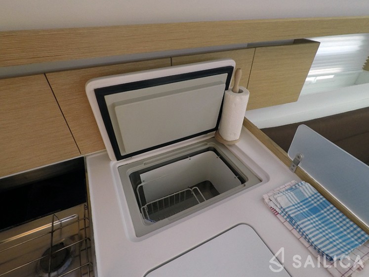 Elan 40 Impression - Yacht Charter Sailica