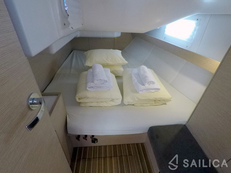 Elan 40 Impression - Yacht Charter Sailica