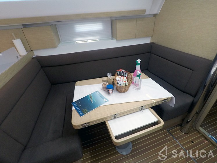 Elan 40 Impression - Yacht Charter Sailica