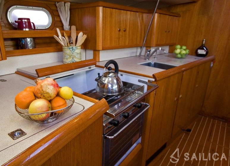 Sun Odyssey 45.2 - Yacht Charter Sailica