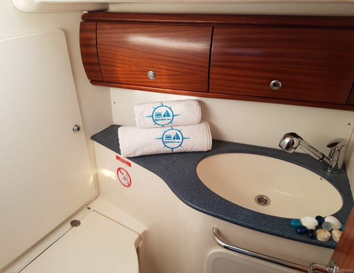 Bavaria 44 - Yacht Charter Sailica