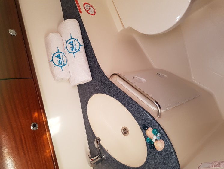 Bavaria 44 - Yacht Charter Sailica