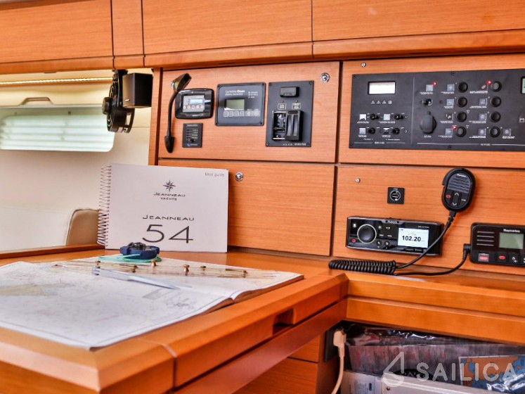 Jeanneau 54 - Yacht Charter Sailica