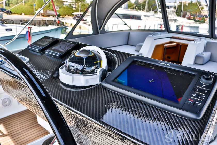 Jeanneau 54 - Yacht Charter Sailica