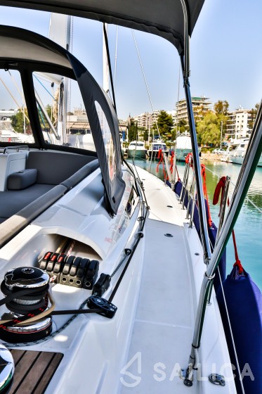 Jeanneau 54 - Yacht Charter Sailica
