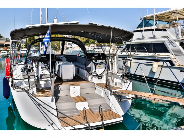 Jeanneau 54 - Yacht Charter Sailica