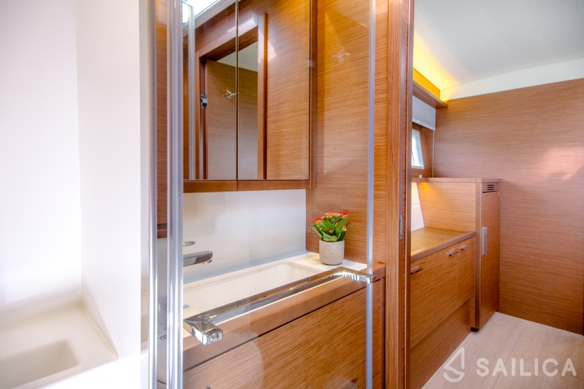 Lagoon 620 - Yacht Charter Sailica
