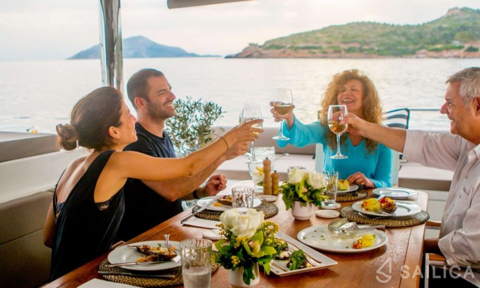 Lagoon 620 - Yacht Charter Sailica
