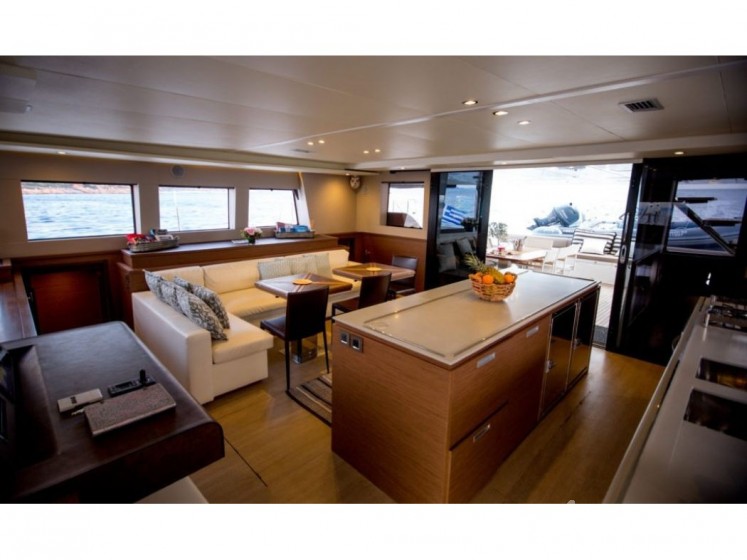 Lagoon 620 - Yacht Charter Sailica