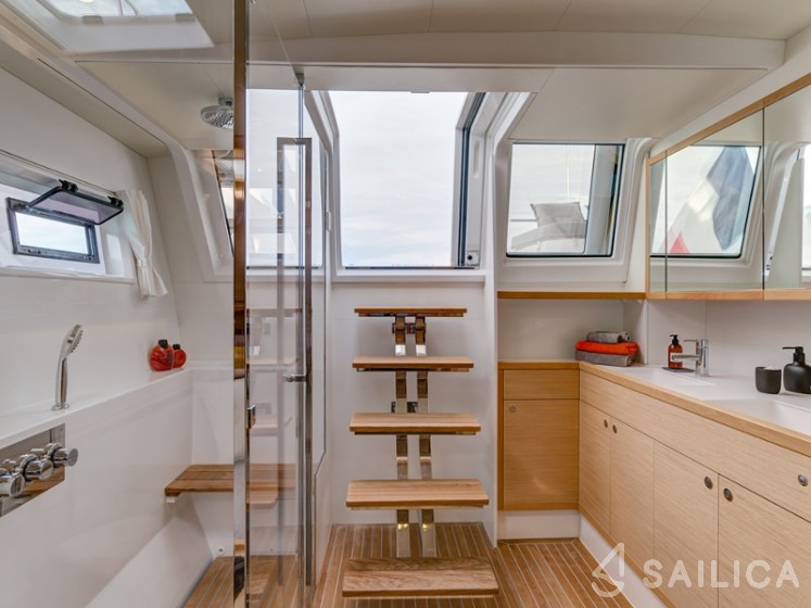 Lagoon 620 - Yacht Charter Sailica