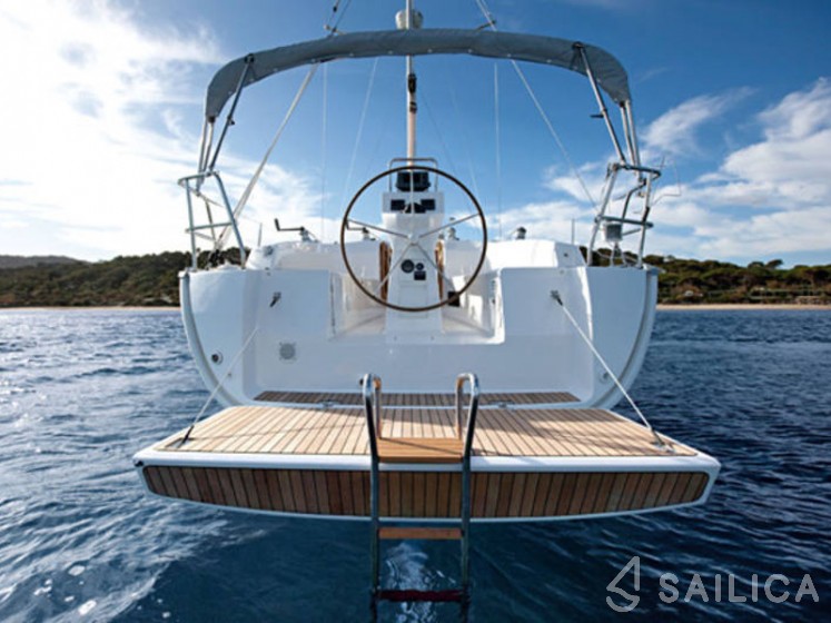 Bavaria Cruiser 32 - Yacht Charter Sailica