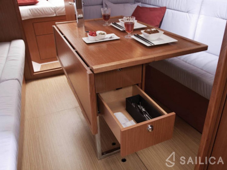 Bavaria Cruiser 32 - Yacht Charter Sailica