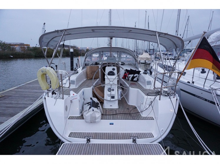 Bavaria Cruiser 32 - Yacht Charter Sailica