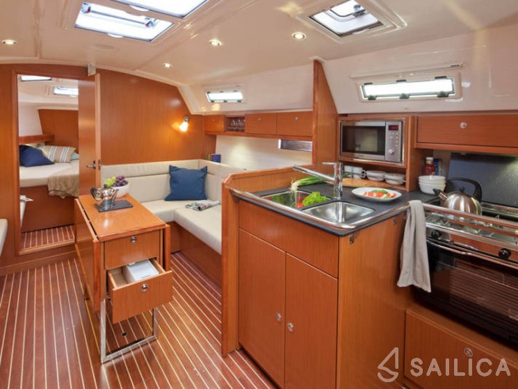 Bavaria 36 Cruiser - Yacht Charter Sailica