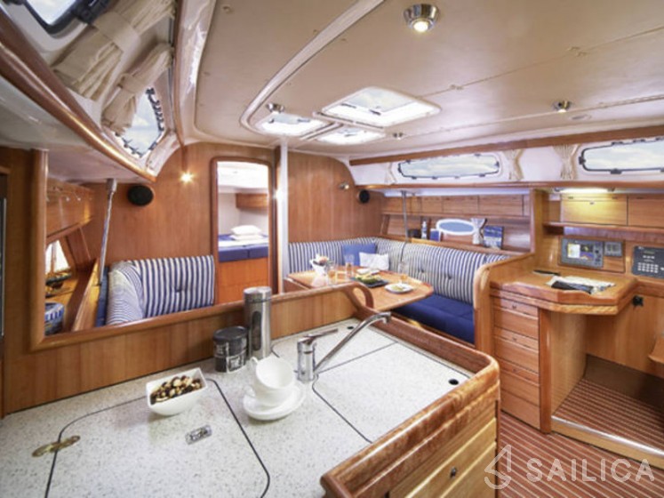 Bavaria 38 Cruiser - Yacht Charter Sailica