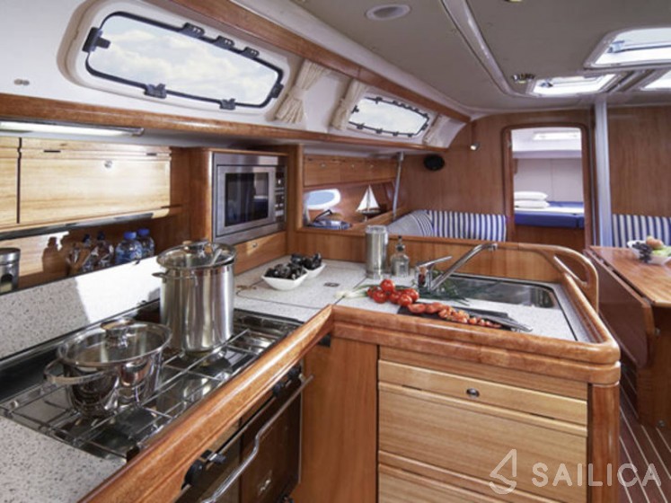 Bavaria 38 Cruiser - Yacht Charter Sailica