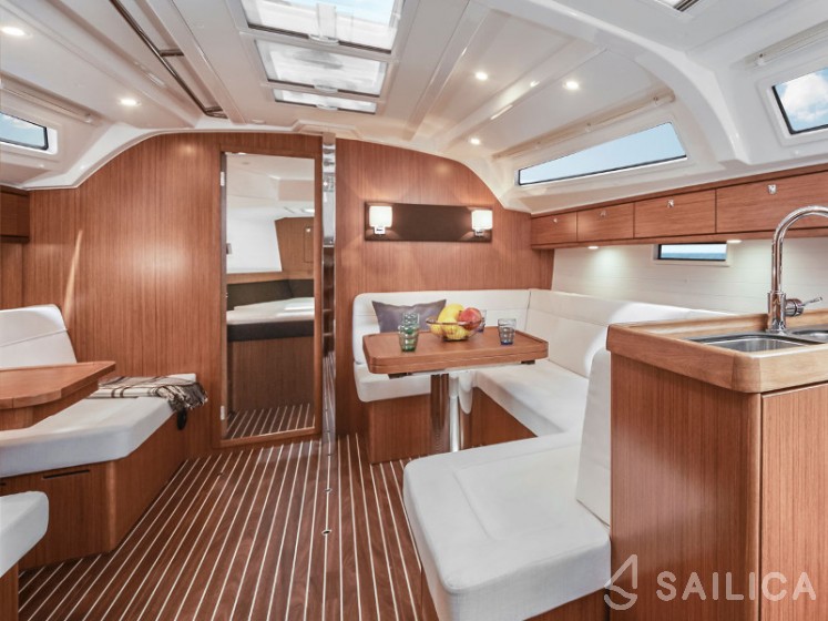 Bavaria 41 Cruiser - Yacht Charter Sailica