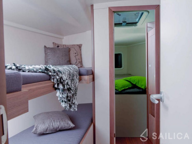 Varianta 44 - Yacht Charter Sailica