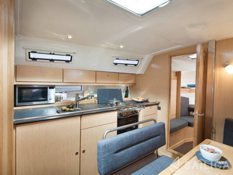 Bavaria 40 Cruiser - Yacht Charter Sailica